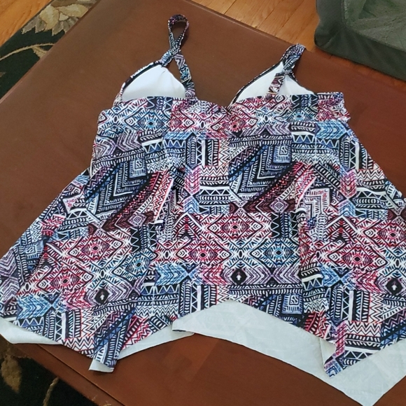 NWOT. A-Line tankini top, briefs, and shorts set - Picture 3 of 8